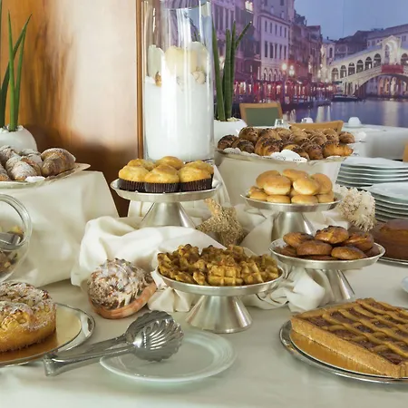 Victoria Frontemare & 4*